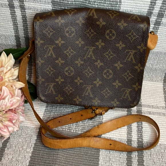 Louis Vuitton Monogram Cartouchiere MM - Picture 10 of 12